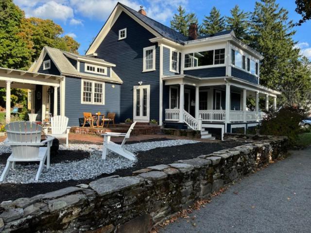 The Inn Crowd Bed And Breakfast Holden Exterior foto
